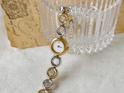 Seiko two-tone metal women's watch - Image 2
